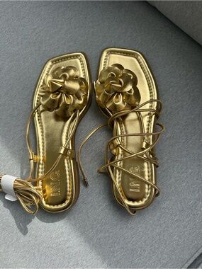 New INC International Concepts Metallic Gold Floral Lace-Up Flat Sandals